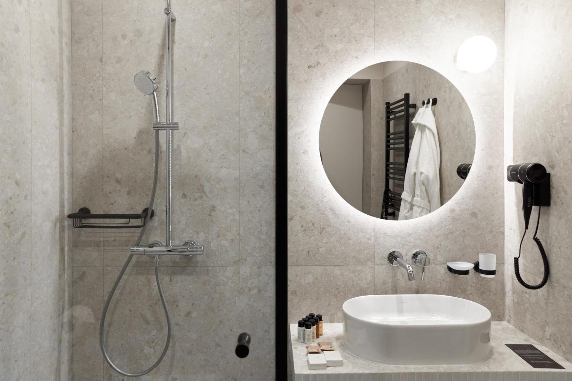Hotel Laudon Uzhhorod Ngoại thất bức ảnh