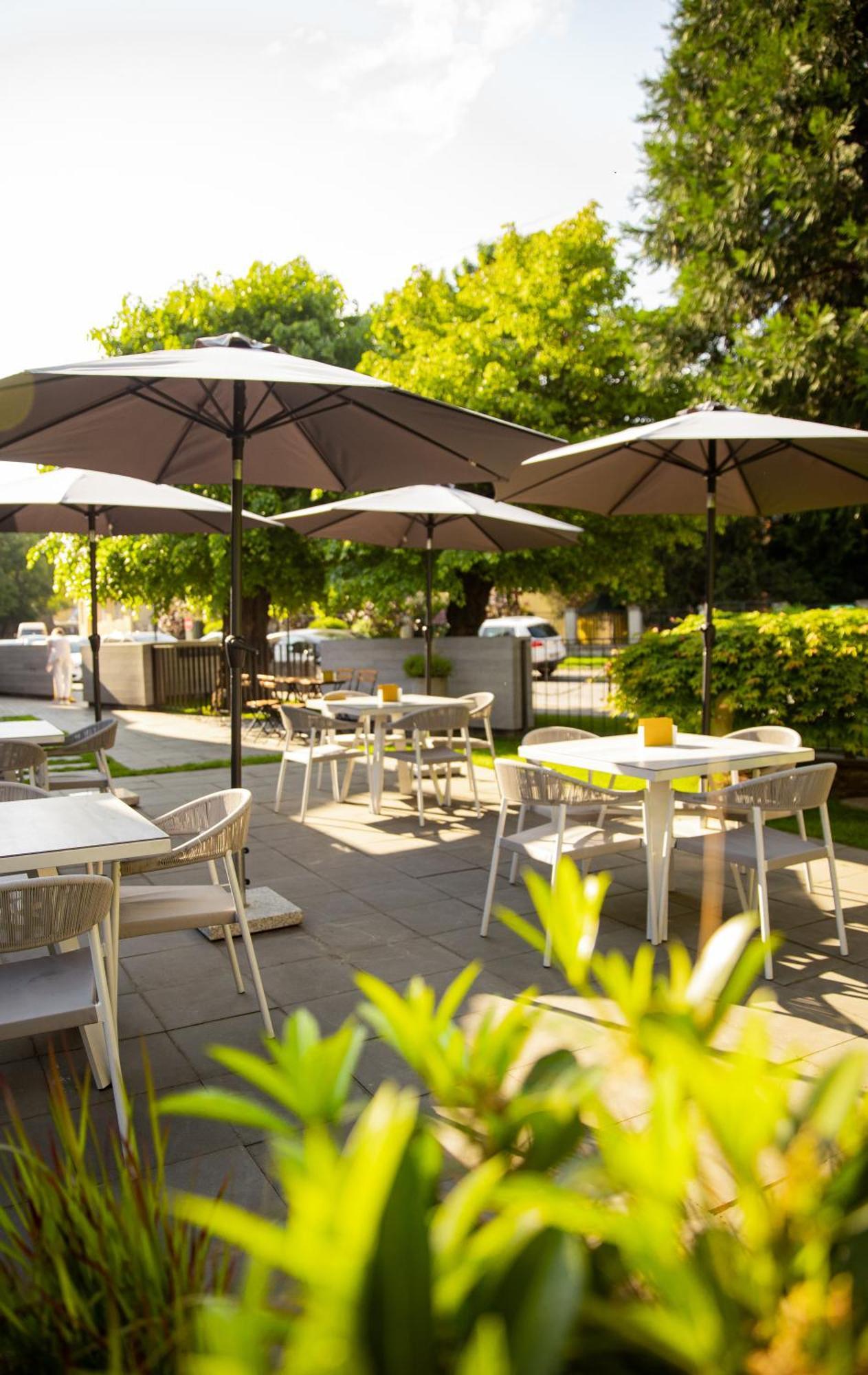 Hotel Laudon Uzhhorod Ngoại thất bức ảnh